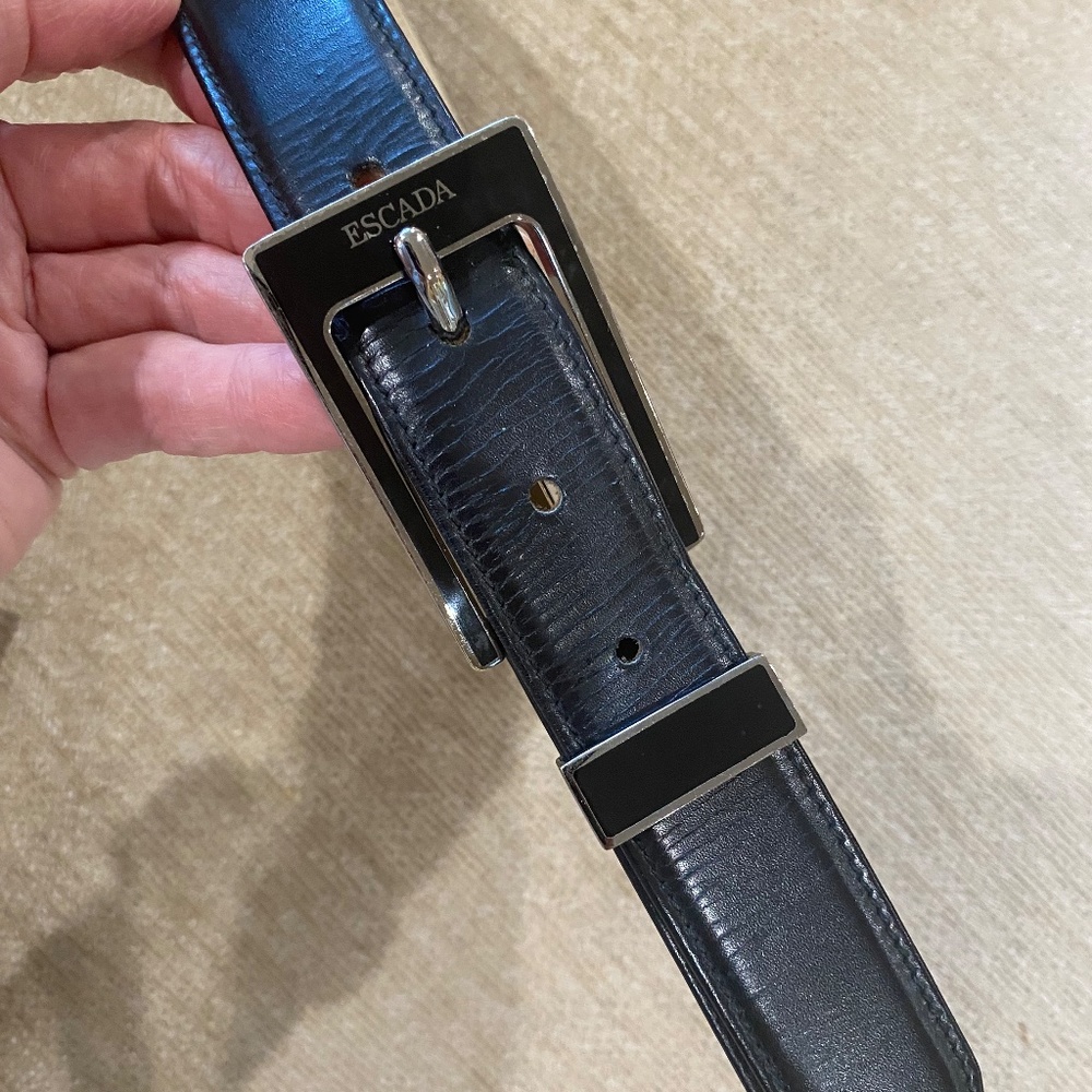 ESCADA  1-5/16" wide black leather belt